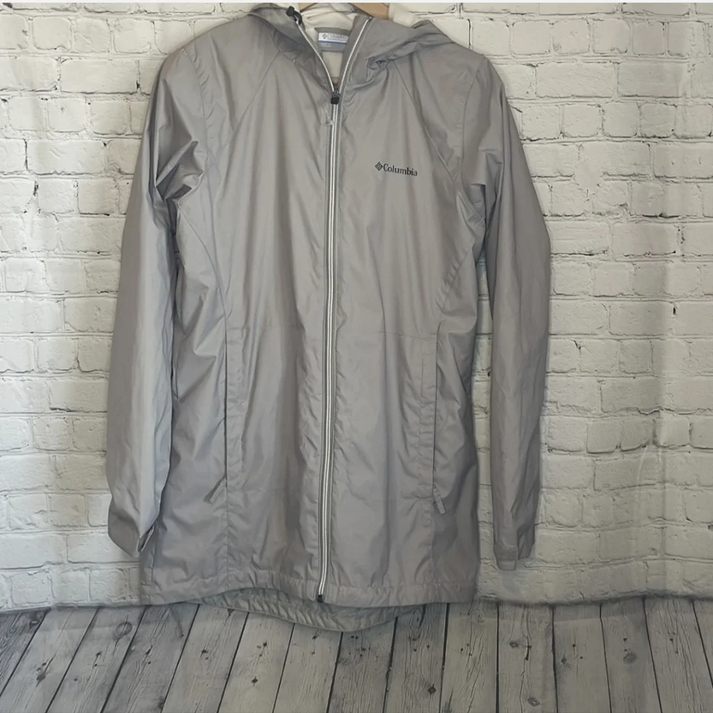 Columbia Women's Light Gray Hooded Ski Jacket - Picture 2 of 3